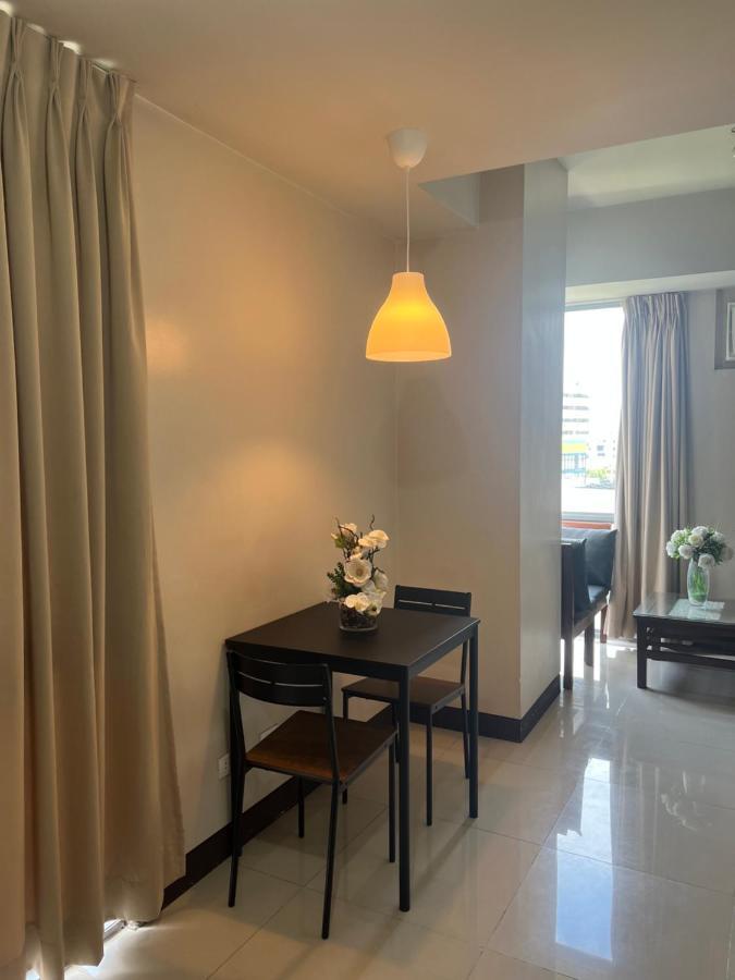 Manhattan Heights Tower D Aparthotel Manila Exteriör bild