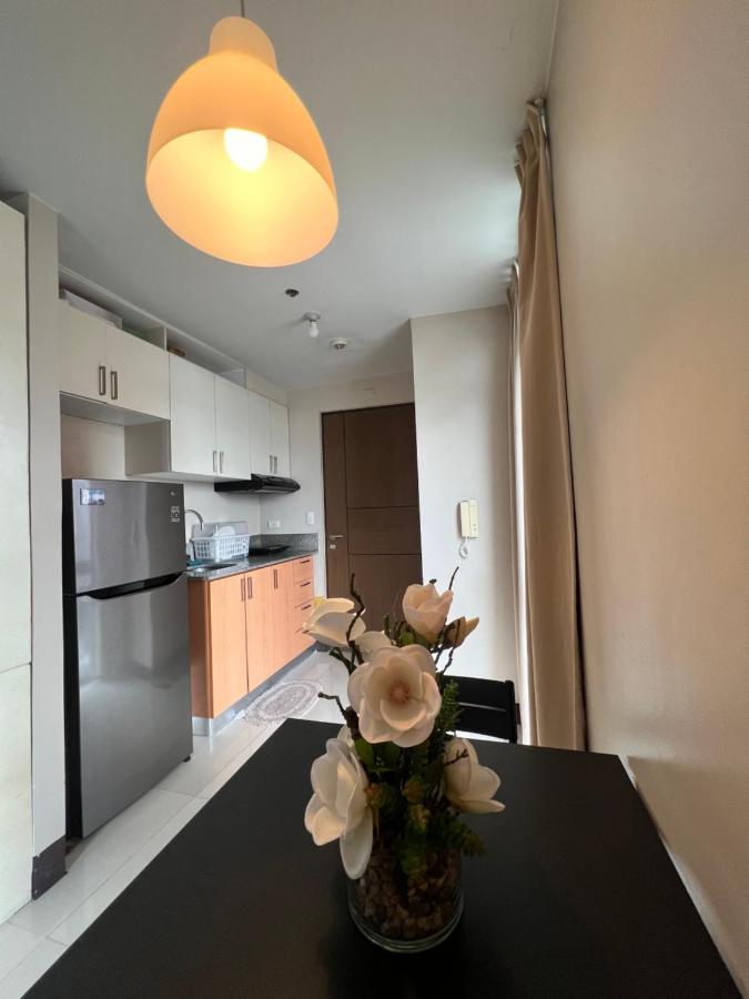 Manhattan Heights Tower D Aparthotel Manila Exteriör bild